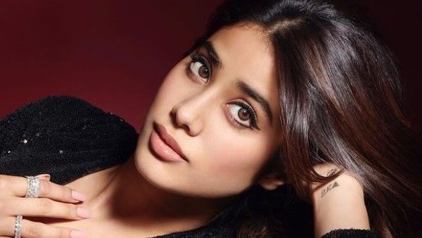 পরিণীতি চোপড়া থেকে জাহ্নবী কাপুর, বহু বলিউড তারকাই বিদেশে পড়াশোনা করেছেন