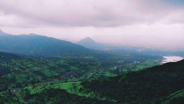 বর্ষাকালে দেশের মধ্যে বিয়ের করার আদর্শ জায়গা কোনগুলি জানেন  