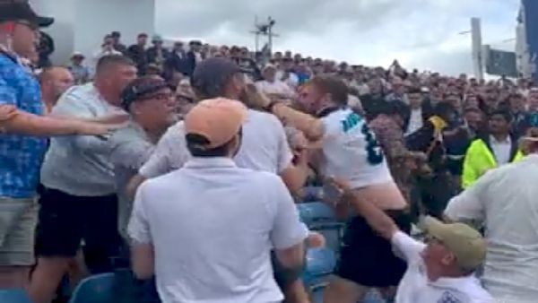 হেডিংলিতে হাতাহাতি! ইংল্যান্ডের আগ্রাসী মেজাজের ছায়া গ্যালারিতে, ভারত নিয়ে ভাবনা শুরু ম্যাকালামের