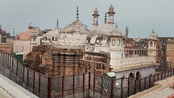 এগিয়ে গিয়েও ফের জট বাঁধল, জ্ঞানব্যাপিতে ১৯৯৩ সাল পর্যন্ত পুজোর প্রমাণ চাইল আদালত