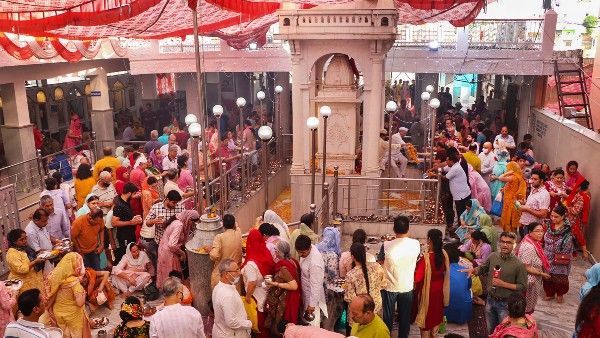 উপত্যকায় টার্গেট কিলিং, ‌কাশ্মীরে বার্ষিক মেলায় আতঙ্কে কমল পণ্ডিত পুণ্যার্থীর সংখ্যা