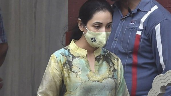 কয়লা-কলেঙ্কারিতে সিবিআই, সাত ঘণ্টার ম্যারাথন জেরা অভিষেক-জায়া রুজিরাকে