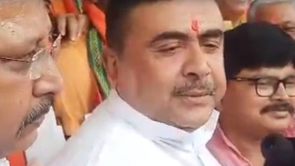 শোভনকে ভাঁড় বলে আক্রমণ করে শুভেন্দু'র মন্তব্য, 'দেখবি আর জ্বলবি'