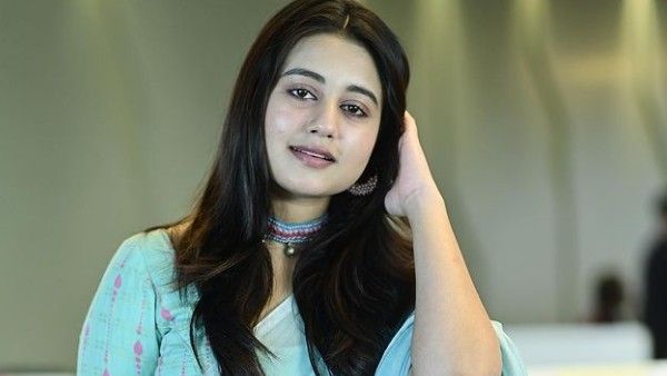 আবারও পর্দায় ফিরছেন স্বস্তিকা, উচ্ছ্বসিত অভিনেত্রীর ভক্তরা 