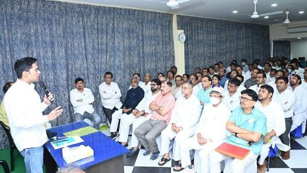 ২১ শে জুলাই সমাবেশে'র নামে চাঁদা তুললেই বহিষ্কার! অভিষেকের নজরে উত্তরবঙ্গ