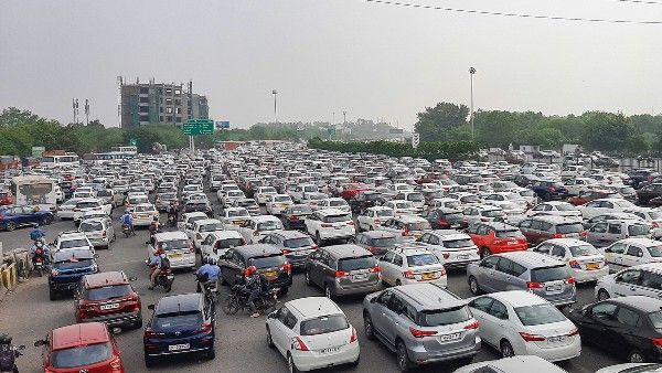 অগ্নিপথের প্রতিবাদে ভারত বনধ, দিল্লি পুলিশের অতি তৎপরতা, চেকিংয়ের জেরে যানজটে অবরুদ্ধ রাজধানী