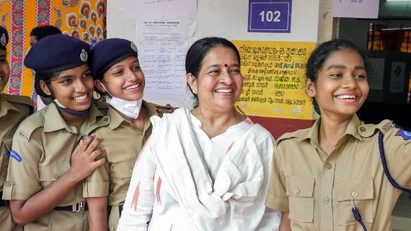 কেরলের থ্রিক্কাকারা উপ-নির্বাচনে বড় জয় কংগ্রেস প্রার্থী উমা থমাসের