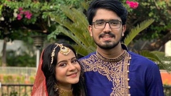 লাল বেনারসীতে ছাদনাতলায় গেলেন রানি রাসমণি-র নাতবৌ প্রসন্ন ওরফে অভিনেত্রী সোমাশ্রী ভট্টাচার্য
