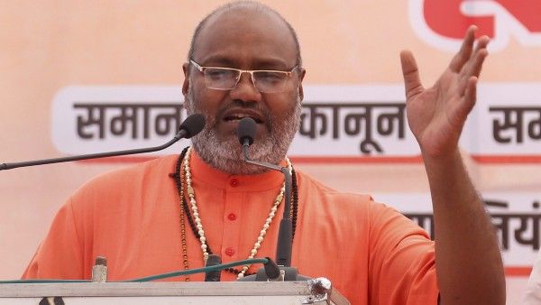 যোগী প্রশাসন সতর্ক করল ইয়াতি নরসিংহানন্দকে! বিদ্বেষ ছড়ানো থেকে বিরত থাকতে নির্দেশ