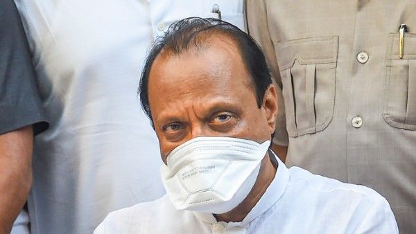 উপমুখ্যমন্ত্রী থেকে বিরোধী দলনেতা, মহারাষ্ট্রের নতুন মুখ্যমন্ত্রীর মুখে অজিত পাওয়ারের স্তুতি