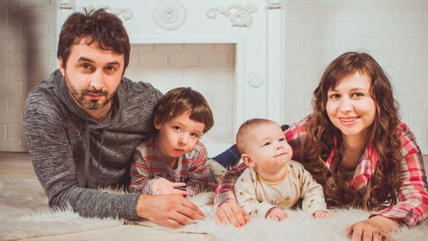 সন্তান লালন-পালনে যত্নশীল হন, বাবা-মায়ের ভুলে সন্তান বিপথগামী হতে পারে