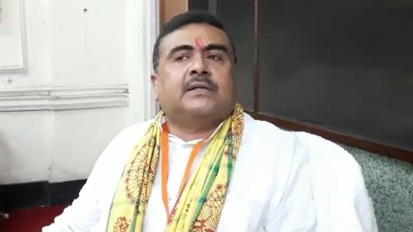 নবান্ন অভিযানের প্রস্তুতি মিছিলে ধুন্ধুমার তারকেশ্বরে, শুভেন্দুকে কালোপতাকা-পাথর ছোড়ার অভিযোগ