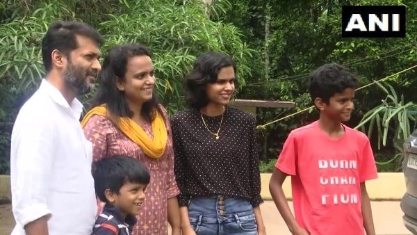 প্রতিবন্ধকতাকে হারিয়ে সিবিএসই-তে প্রথম এই মেয়ে