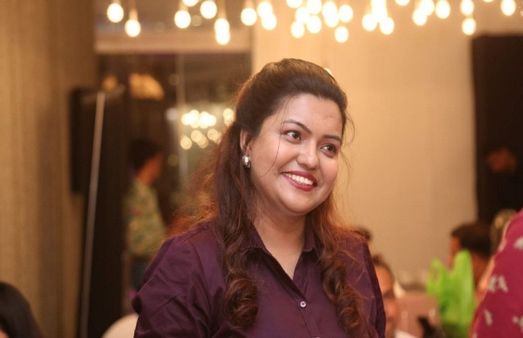 সারা ফেলে দিয়েছে নারাচের ইংরেজি অনুবাদ, দেবারতি মুখোপাধ্যায়ের হাত ধরে বিশ্বের দরবারে বাংলা সাহিত্য