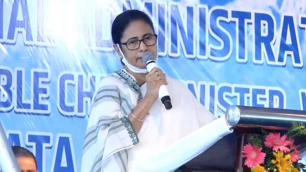 কারোর কথায় পাহাড়কে অশান্ত হতে দেবেন না, GTA-শপথের অনুষ্ঠানে বার্তা মমতার