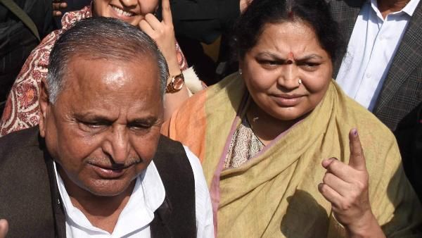 প্রয়াত মুলায়ম সিংয়ের স্ত্রী সাধনা গুপ্তা, রাজ্য জুড়ে শোকের ছায়া