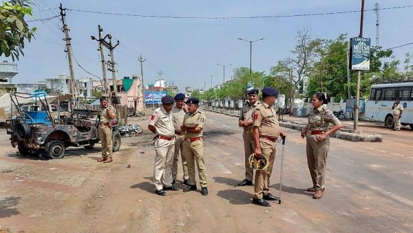 দশেহারাতে কর্নাটকের ঐতিহাসিক মসজিদে ঢুকে পুজো! উঠল জয় শ্রী স্লোগানও