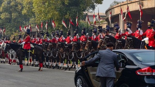 লাল জামা-পাগড়ি সঙ্গে ঘোড়া, রাজকীয় এই রেজিমেন্ট দায়িত্বে থাকবে রাষ্ট্রপতির