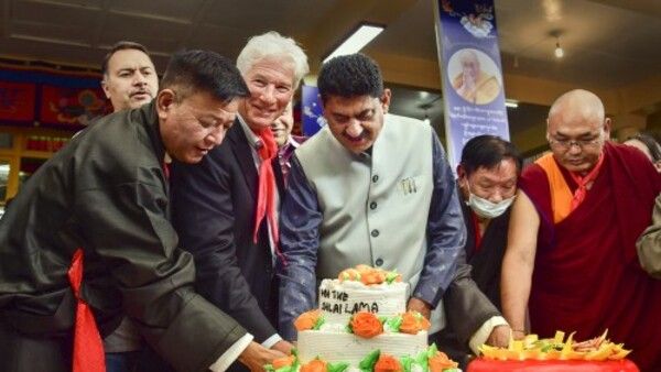 জন্মদিনে প্রধানমন্ত্রীর শুভেচ্ছা জানানোর সমালোচনায় চিন! দলাই লামাকে নিয়ে অবস্থান স্পষ্ট করল মোদী সরকার