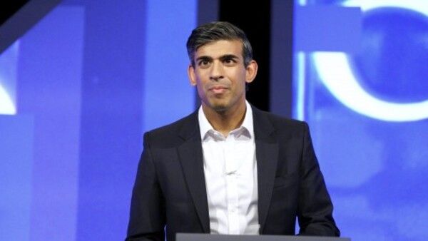 দেশের অর্থনীতি ঠিক করতে চাই, প্রধানমন্ত্রী পদে লড়াইয়ের আনুষ্ঠানিক ঘোষণা ঋষি সুনকের