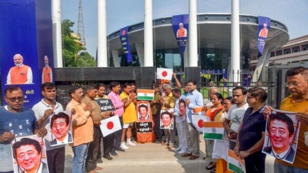 শিনজো আবের হত্যাকাণ্ডে অগ্নিপথের ছায়া! তৃণমূল মুখপত্র জাগো বাংলায় মোদী সরকারকে নিশানা