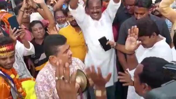 পশ্চিমবঙ্গ হবে অসম-উত্তরপ্রদেশ-গুজরাতের মতো! গীতা-বিবেকানন্দের থেকে শিক্ষা নিতে আহ্বান শুভেন্দুর