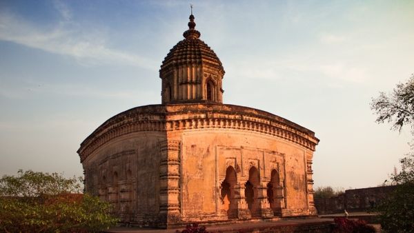 ইতিহাস প্রেমীদের জন্য পশ্চিমবঙ্গের ঐতিহ্যবাহী স্থান কোনগুলি? জেনে নিন