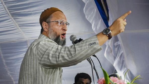 আসাদউদ্দিন ওয়াইসিকে লক্ষ্য করে সত্যিই ট্রেনে পাথর ছোঁড়া হয়েছে? বিবৃতি দিল রেল