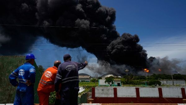 পেট্রোল পাম্পে বজ্রপাত, বিধ্বংসী আগুনে দগ্ধ ১২১ জন- নিখোঁজ ১৭