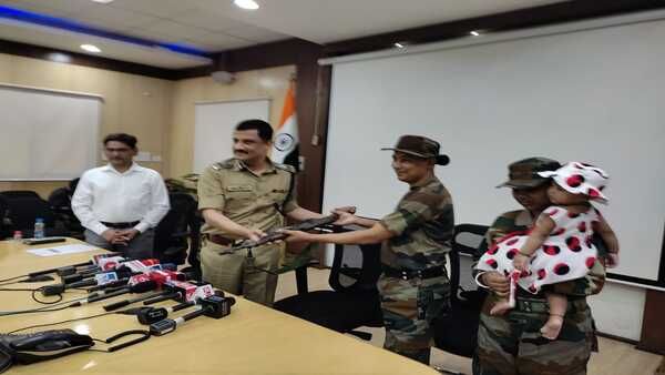 মমতা বন্দ্যোপাধ্যায়ের প্রশাসনের বড় সাফল্য! নবান্নে আত্মসমর্পণ কেএলও পদাধিকারীর