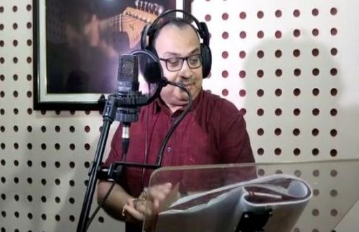 কুইট স্মোকিং নিয়ে পুজোর থিম সং, মদন মিত্রকে টেক্কা দিতে গান গাইলেন কুণাল ঘোষ