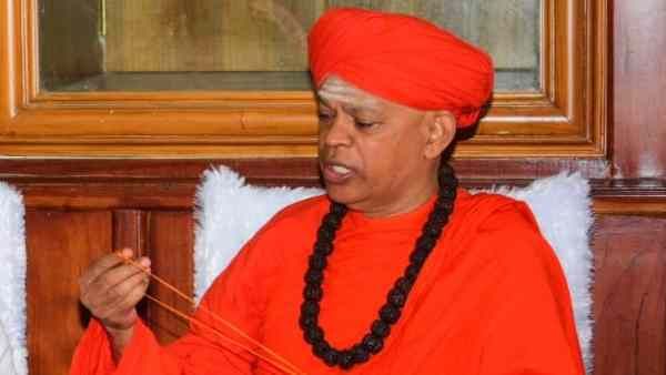 নাবালিকাদের যৌন নির্যাতনের অভিযোগ, গ্রেফতারির গুজবকে উড়িয়ে ফিরে এলেন চিত্রদুর্গার মুরুগা মঠের প্রধান