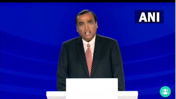 মুকেশ আম্বানির উত্তরাধিকার পরিকল্পনা! তিন সন্তানের কে পেলেন রিলায়েন্সের কোন ব্যবসার দায়িত্ব