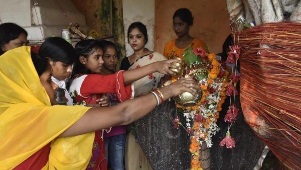 আজ নাগ পঞ্চমীর দিন এই জিনিসগুলি দেখা খুবই শুভ, ধনী হওয়ার সঙ্কেত দেয়