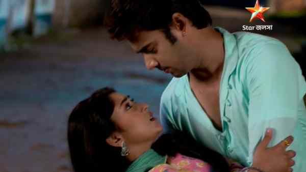নবাব বিয়ে করলেন নন্দিনীকে, পরিবারের সদস্যরা কি গৃহলক্ষীকে মেনে নিতে পারবেন?   