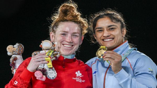 ভিনেশ বক্সিংয়ে, ভাবিনা প্যারা টিটিতে! কমনওয়েলথ গেমসের নবম দিনে ভারতের দুই সোনার মেয়ে