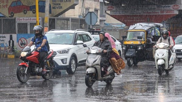 বর্ষা সময়ের আগে ঢুকলেও খরার হাতছানি! সাগরে নিম্নচাপ কি বৃষ্টির ঘাটতি মেটাবে