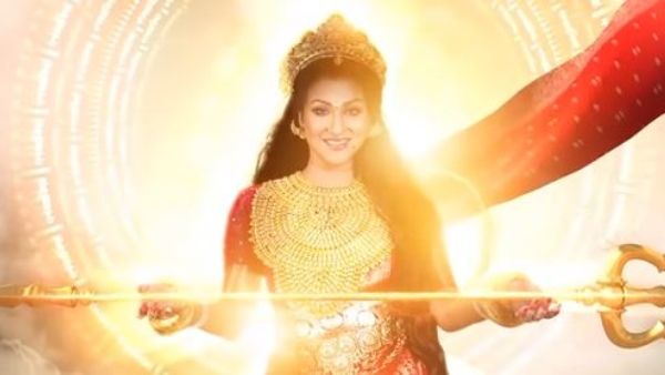 এই প্রথমবার দেবী দুর্গা রূপে মহালয়ার দিন দেখা যাবে ঋতুপর্ণাকে, খুশি ভক্তরা