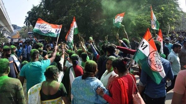 বিধায়কের হয়ে গলা ফাটিয়ে রোষানলে, বেসুরো বাজতেই সটান বহিষ্কারের সিদ্ধান্ত তৃণমূলের