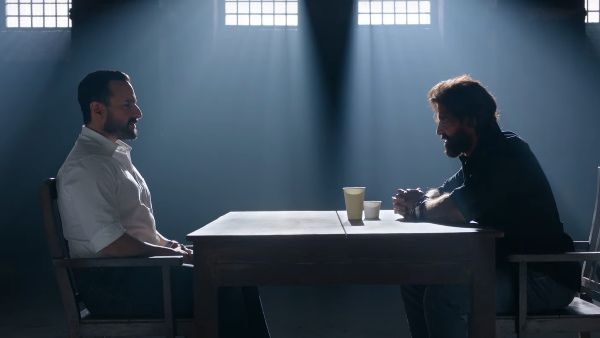 মারকাটারি অ্যাকশন–টানটান উত্তেজনা নিয়ে মুখোমুখি হৃত্ত্বিক–সইফ, প্রকাশ্যে ‘‌বিক্রম বেদা’‌–র টিজার