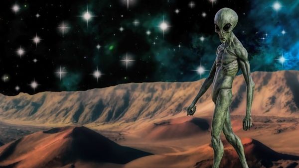 এলিয়েনদের সঙ্গে যোগাযোগ জ্যোতির্বিজ্ঞানীদের! মহাকাশ থেকে এল ১৮০০ রেডিও সিগন্যাল