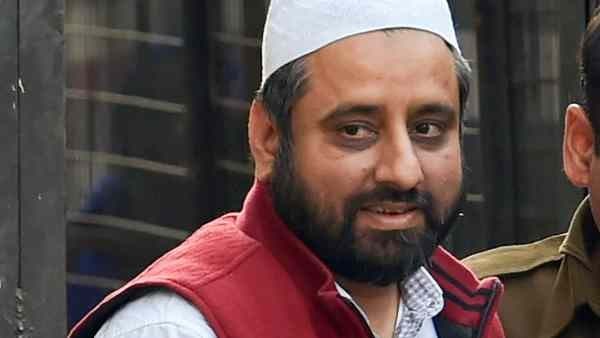 দুর্নীতি মামলায় দিল্লি পুলিশের হাতে গ্রেফতার আপ বিধায়ক, উদ্ধার আগ্নেয়াস্ত্র-নগদ অর্থও