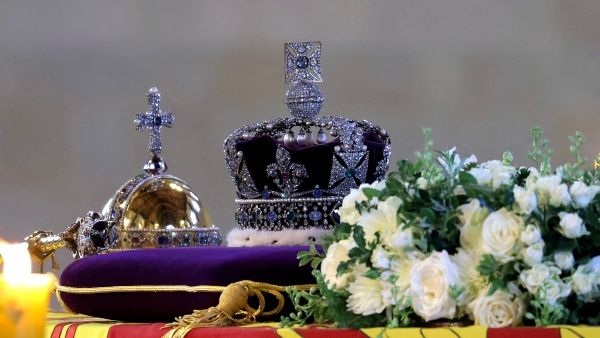 অন্তিম যাত্রায় মহারাণী এলিজাবেথ! ৫০০ ক্যারেটের গ্রেট স্টার হীরে ফেরত চাইল দক্ষিণ আফ্রিকা