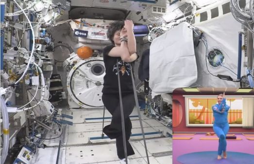 মহাশূন্যে যোগ সাধনা, চমকে দিলে নভোচর