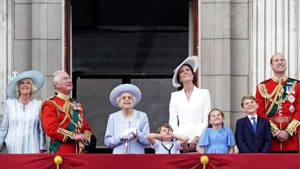 ব্রিটেনের বুকে শুরু নয়া অধ্যায়! ৭০ বছর বয়সে ইংল্যান্ডের রাজা হলেন চার্লস