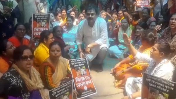 দুই ছাত্রকে অপহরণ-খুনে ক্ষোভে ফুঁসছে বাগুইআটি, থানায় একযোগে বিক্ষোভ বিজেপি-সিপিএমের