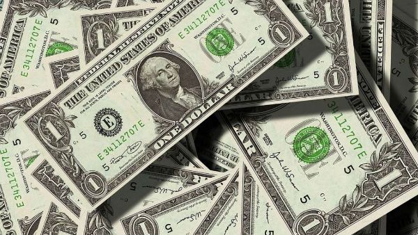 দুই দশকের শীর্ষে ডলারের দাম, রেকর্ড হারে পতন টাকার