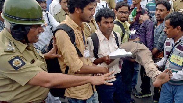 ভারতে বেকারত্বের হার শীর্ষে পৌঁছল, গ্রামকে টেক্কা দিয়ে শহরের পরিসংখ্যানে চোখ কপালে