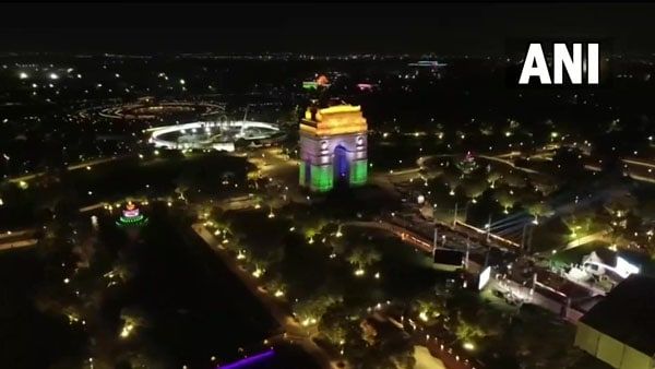 রাজপথ হল কর্তব্যপথ! ইন্ডিয়া গেটের সামনে নেতাজির মূর্তি উন্মোচন মোদীর