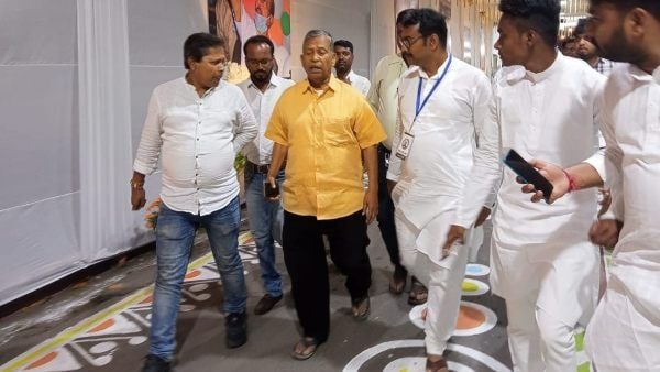 'যতবার ডাকবে ততবার আসব,' তিন ঘন্টা জেরা শেষে বেরিয়ে মন্তব্য পরেশ পালের